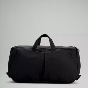 New Lululemon lab Convertible Duffle
Bag 29L Black
